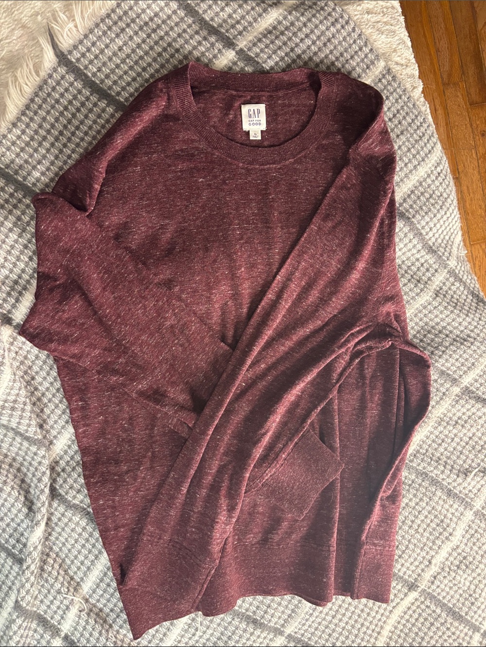 GAP Men's Heathered Burgundy Scoop Neck Long Sleeve